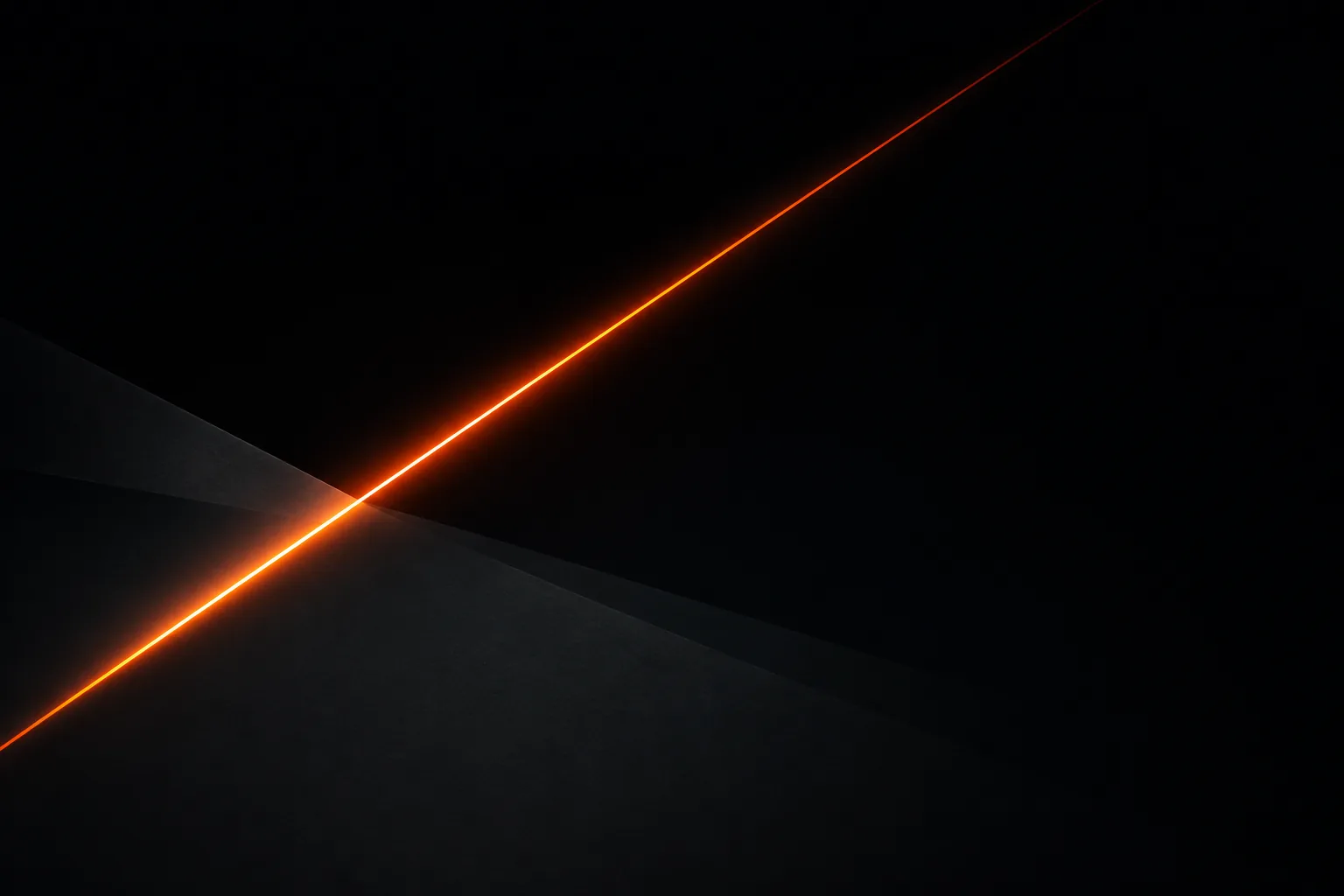 Trazo de luz naranja cruzando en diagonal un fondo oscuro, símbolo de la chispa de Numi AI